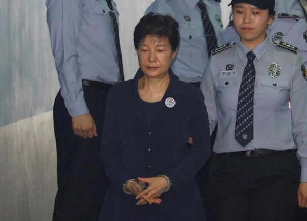 Xét xử cựu Tổng thống Park Geun-hye