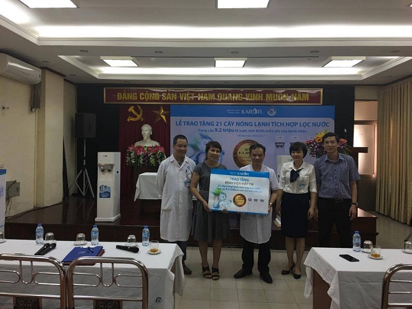 Karofi tặng 21 cây nóng lạnh tích hợp lọc nước cho bệnh nhân Bệnh viện Mắt Trung ương