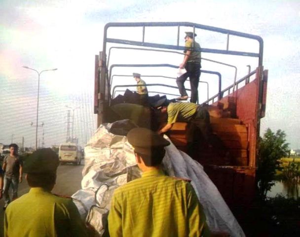 Thanh Hóa: Rút kiếm rượt đuổi cán bộ kiểm lâm khi bị phát hiện vận chuyển lâm sản trái phép