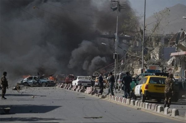 Afghanistan: Bom nổ khủng khiếp ở Kabul, ít nhất 80 người chết - Hình 1