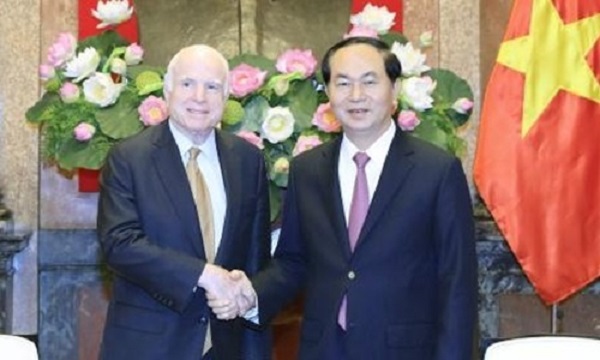 Chủ tịch nước Trần Đại Quang tiếp Thượng nghị sỹ Hoa Kỳ John McCain