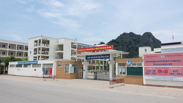 Vụ “loại” học sinh ra khỏi trường THPT chuyên Hạ Long: Tạm dừng thực hiện