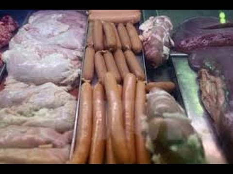 Hà Nội: Phát hiện cơ sở sản xuất xúc xích không bảo đảm