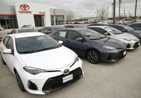 Doanh thu Toyota đang giảm sút mạnh - Hình 1
