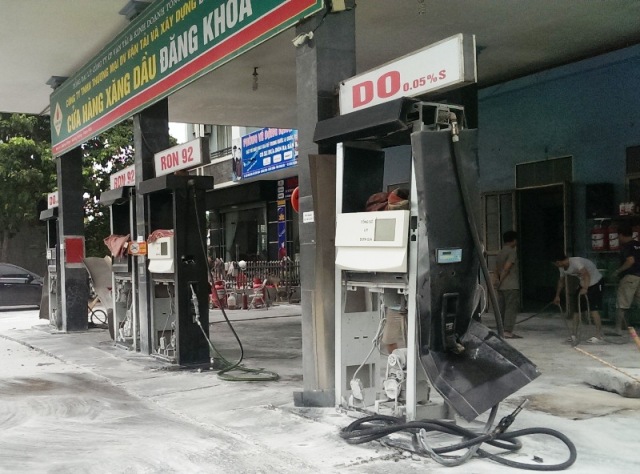 Thanh Hóa: Cây xăng bỗng nhiên phát nổ khiến nhiều người hoảng loạn