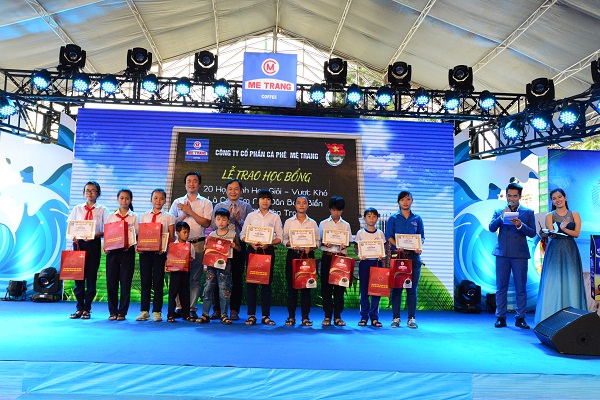 Ngày khai mạc festival biển Nha Trang: Cà phê Mê Trang tạo điểm nhấn đầu tiên