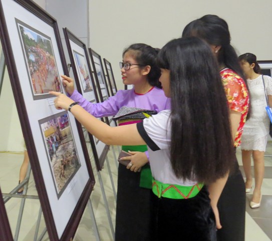 Khai mạc Triển lãm Ảnh và Phim phóng sự - Tài liệu trong Cộng đồng ASEAN tại Việt Nam - Hình 13