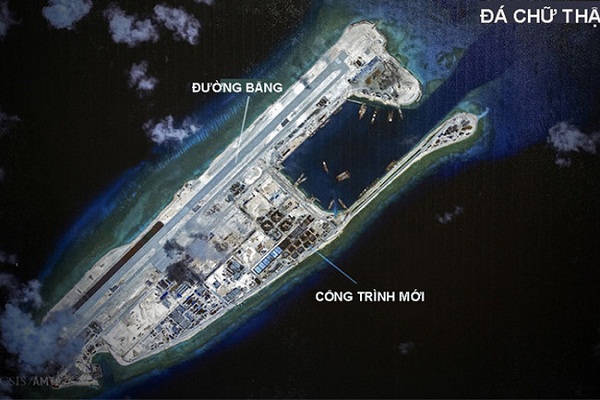 Lầu Năm Góc: Trung Quốc dùng đảo nhân tạo khống chế Biển Đông - Hình 1