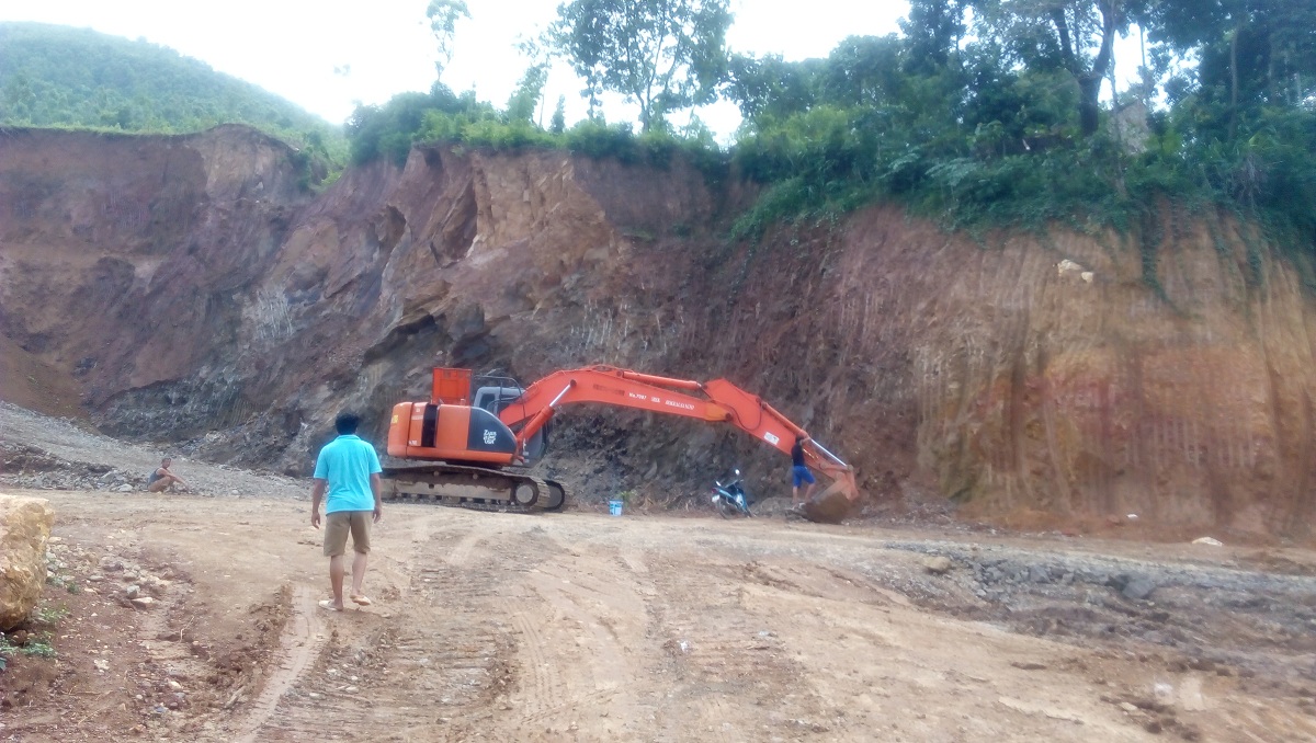 Xã Tiến Sơn (Lương Sơn, Hoà Bình): Khai thác đất “tra tấn” người dân