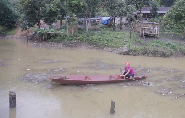 Lào Cai: Thủy điện Vĩnh Hà dâng nước khiến nhiều hộ dân bị cô lập - Hình 1