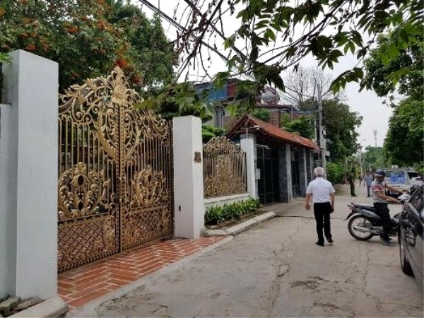 Quận Tây Hồ (Hà Nội): Thỏa sức ngắm hàng chục biệt thự "khủng" không phép...