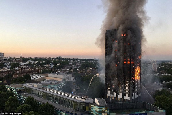 17 người thiệt mạng và hàng trăm người vẫn mất tích sau vụ cháy tháp 24 tầng ở London - Hình 1