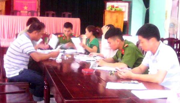 Huyện Phong Điền (Thừa Thiên Huế): Chi trả tiền hỗ trợ cho các hộ dân sau sự cố môi trường biển