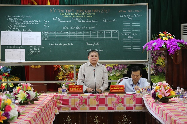 Thứ trưởng Bộ GD&ĐT Bùi Văn Ga: Kiểm tra công tác tổ chức thi tại Phú Thọ - Hình 1