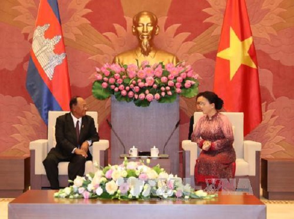 Chủ tịch Quốc hội đón, hội đàm với Chủ tịch Quốc hội Vương quốc Campuchia - Hình 2