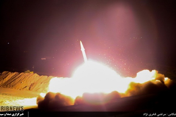 Iran giáng đòn tên lửa tấn công IS Syria, vỗ mặt Mỹ và đồng minh - Hình 1