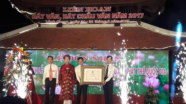 Trao bằng Di sản văn hóa phi vật thể quốc gia cho lễ hội đền Lảnh Giang