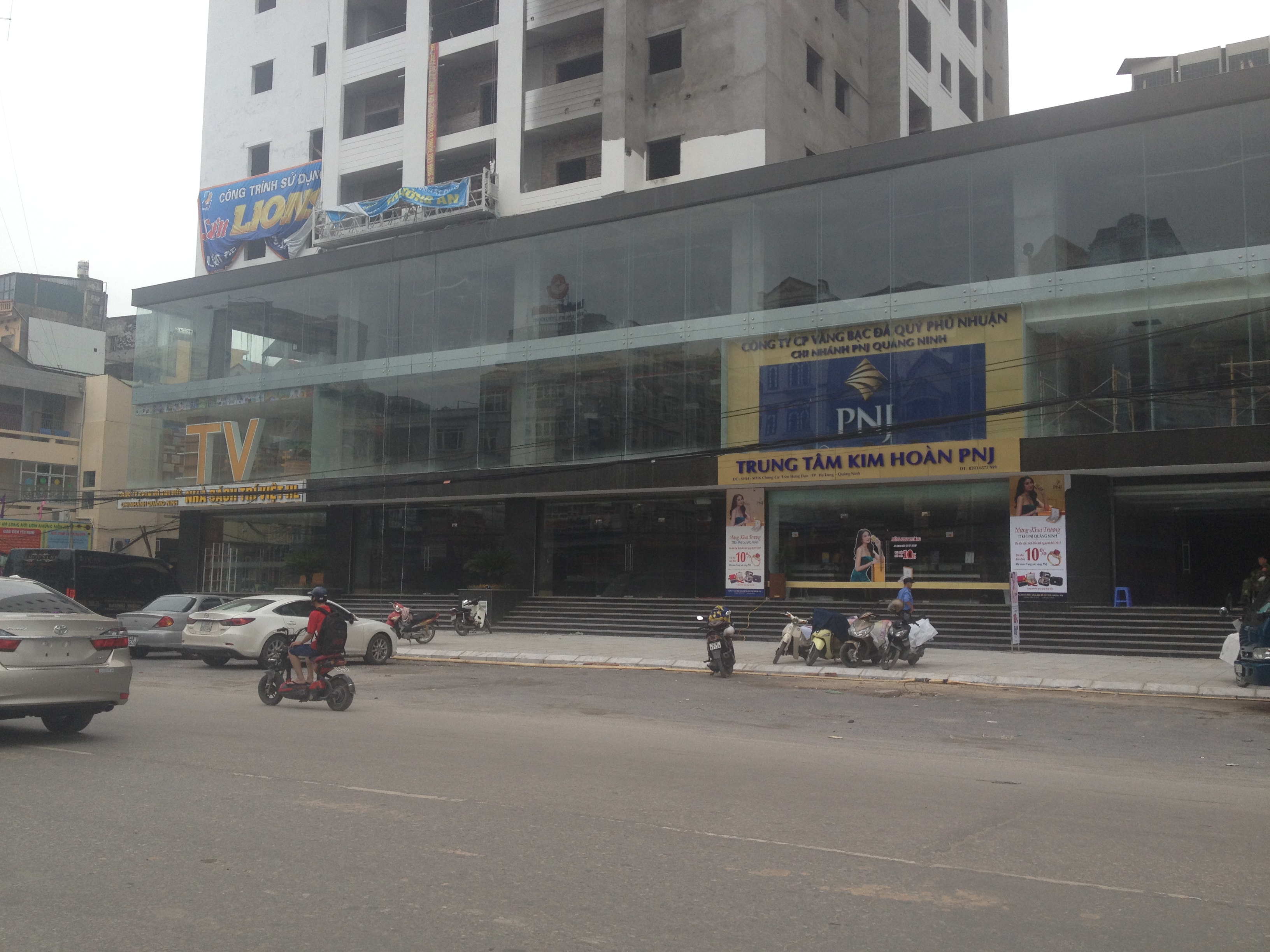 Chung cư Trần Hưng Đạo Builling (TP. Hạ Long): Chưa hoàn thiện đã cho thuê mặt bằng TM?