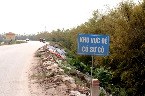 Dự án đê kè ở Hưng Yên chưa bàn giao đã xuống cấp: Chất lượng công trình “kém”? - Hình 1