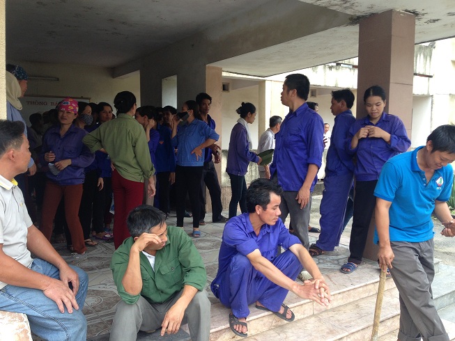 Thanh Hóa: Hàng trăm công nhân “vây kín” công ty đòi lương và bảo hiểm xã hội