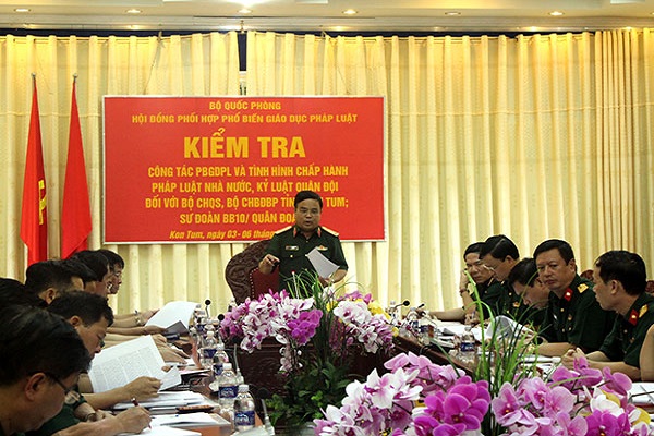 Thượng tướng Lê Chiêm- Thứ trưởng Bộ Quốc phòng làm việc tại Kon Tum - Hình 5