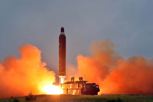 Lãnh đạo Triều Tiên Kim Jong Un: “Quà tên lửa - chắc làm Mỹ khó chịu” - Hình 1