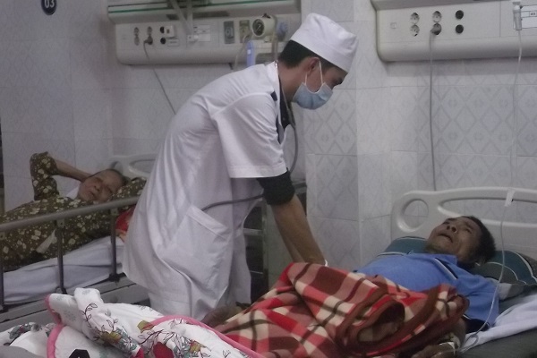 Gia Lai: Nhiều người nhập viện sau bữa tiệc khai trương nghi do bị ngộ độc - Hình 1