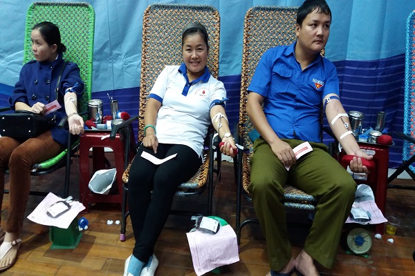Gia Lai: Chương trình Hành trình Đỏ 2017 - Hơn 500 người tham gia hiến máu tình nguyện - Hình 1