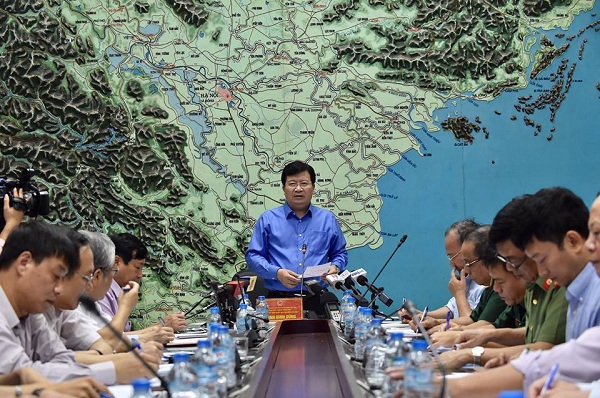 Phó Thủ tướng Trịnh Đình Dũng chủ trì cuộc họp về ứng phó mưa lũ, khắc phục hậu quả bão số 2