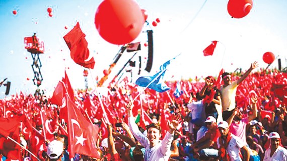 Một năm sau đảo chính bất thành: Thổ Nhĩ Kỳ vẫn đối mặt nhiều thách thức - Hình 1
