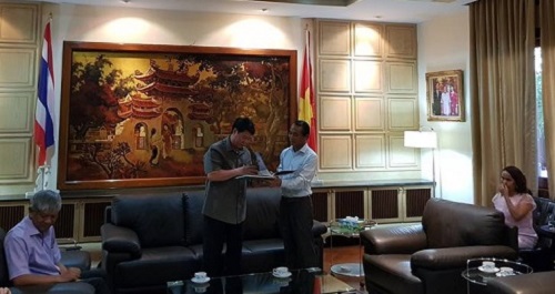 Thứ trưởng Bộ Công an Bùi Văn Nam và đoàn cán bộ cấp cao thăm đại sứ quán Việt Nam tại Thái Lan