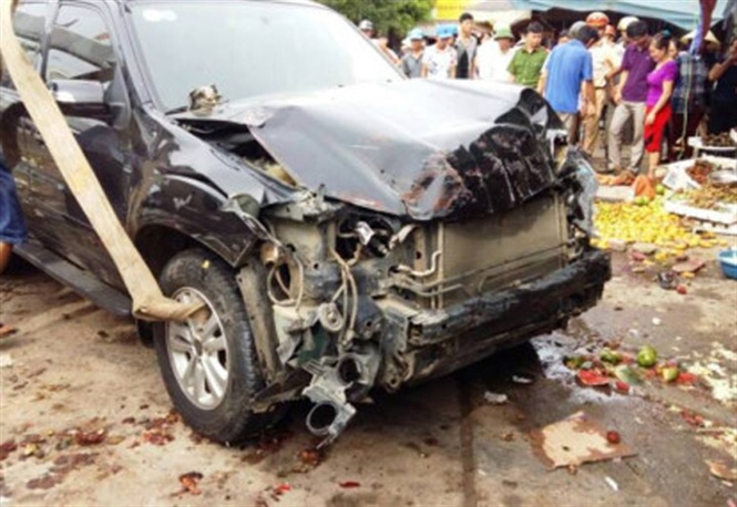 Thanh Hóa: Xe biển xanh gây tai nạn nghiêm trọng khiến 5 người thương vong