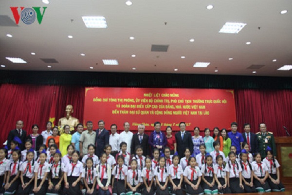 Phó Chủ tịch Quốc hội thăm cộng đồng người Việt tại Lào - Hình 2