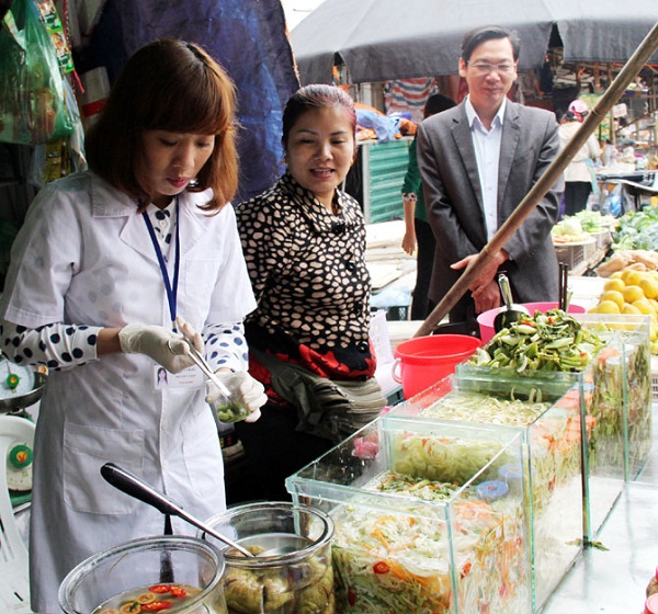 Bố trí phương tiện kiểm tra nhanh thực phẩm tại chợ