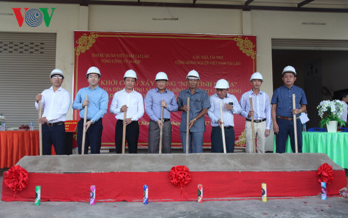 Khởi công xây dựng nhà tình nghĩa cho người Việt ở Lào