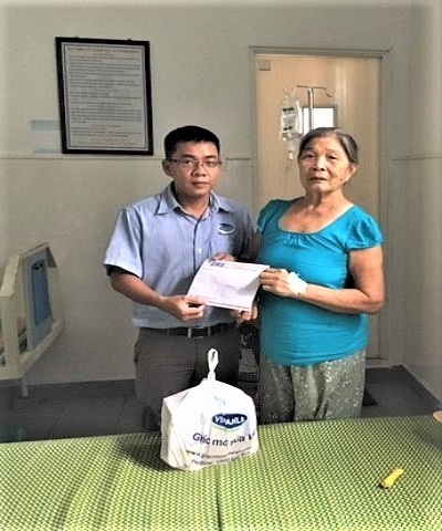 Vinamilk thăm hỏi và tri ân Mẹ Việt Nam Anh Hùng