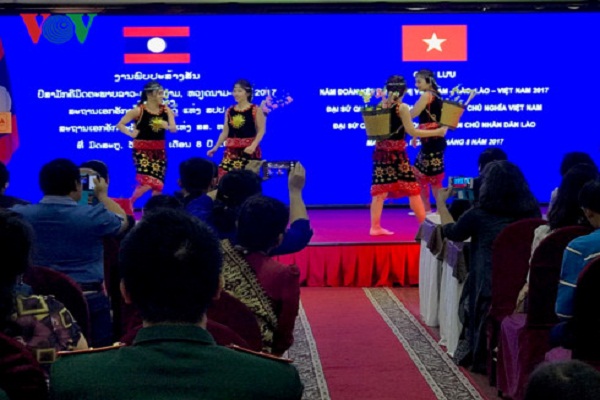 Giao lưu năm đoàn kết hữu nghị Việt Nam - Lào tại Nga