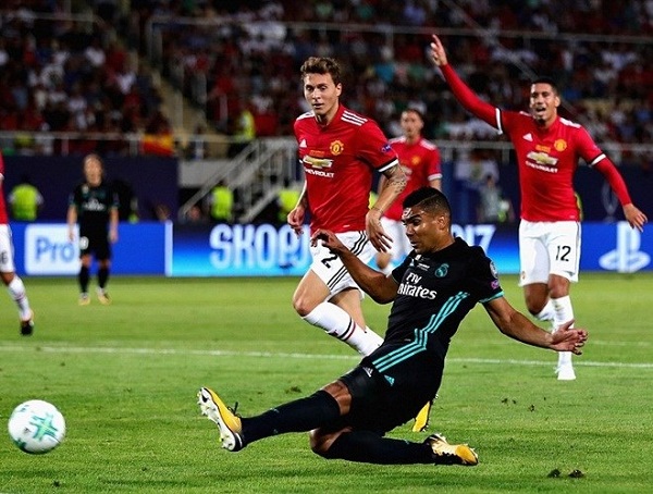 ĐểThua 1-2 dàn sao Manchester United đứng nhìn Real Madrid lần thứ 2 liên tiếp vô địch Siêu Cúp châu - Hình 1
