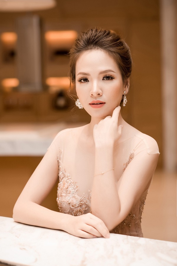 Đan Lê khoe sắc vóc gợi cảm bên Hoa hậu Mỹ Linh, Thu Thảo - Hình 3