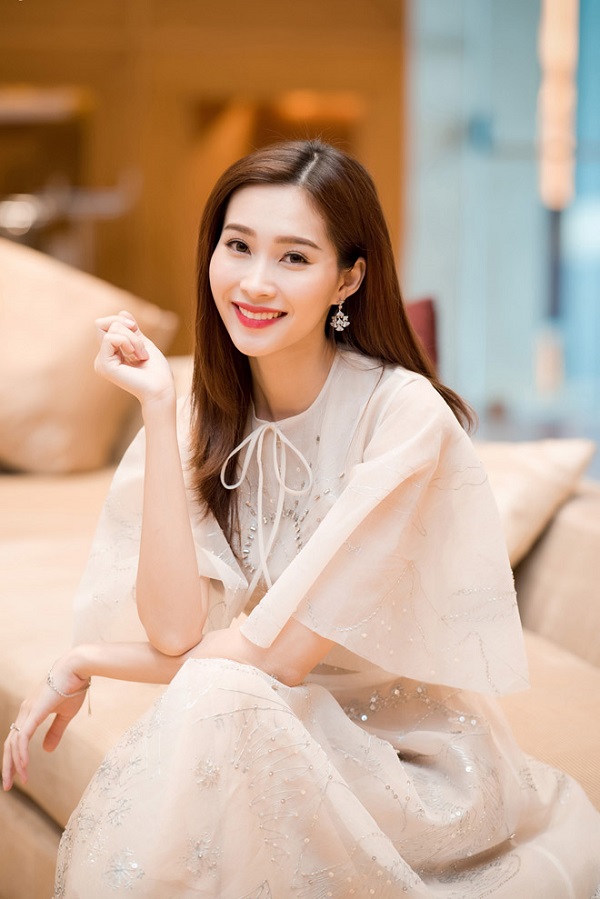 Đan Lê khoe sắc vóc gợi cảm bên Hoa hậu Mỹ Linh, Thu Thảo - Hình 8