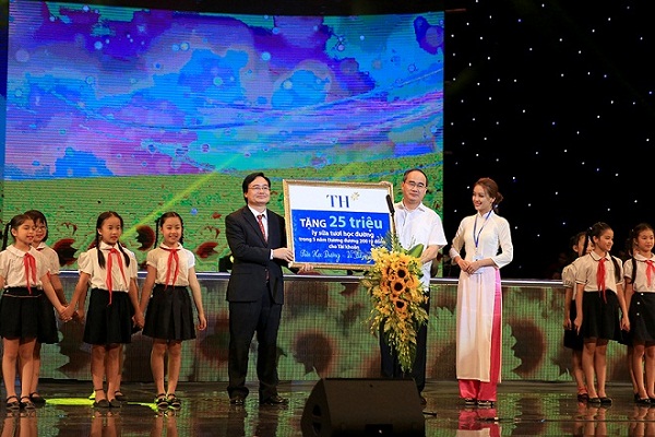 Sữa học đường: Kế hoạch ngắn cho trăm năm trồng người của bà Thái Hương - Hình 3