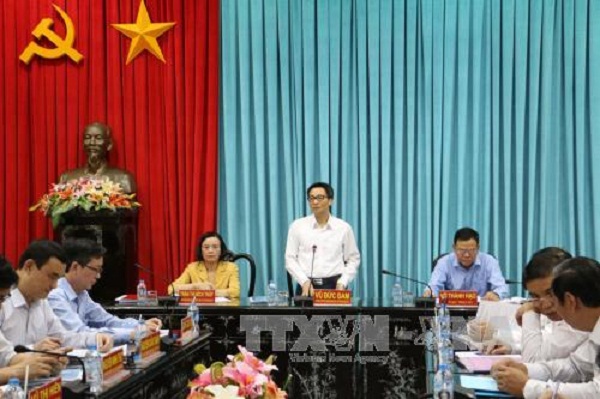 Phó Thủ tướng Vũ Đức Đam làm việc tại Bến Tre