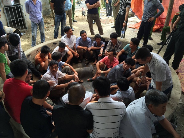 Hà Tĩnh: Triệt phá sới gà, bắt 60 con bạc thu giữ hàng trăm triệu đồng