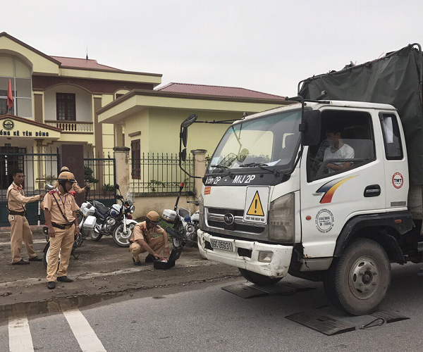Huyện Yên Dũng, Bắc Giang: Xử lý 146 trường hợp xe quá tải - Hình 1