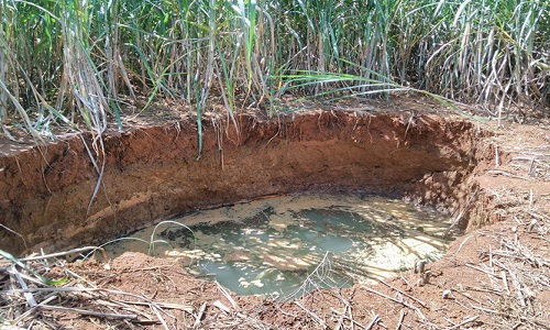 Thanh Hóa: Đất sụt lún tạo thành hố sâu 
