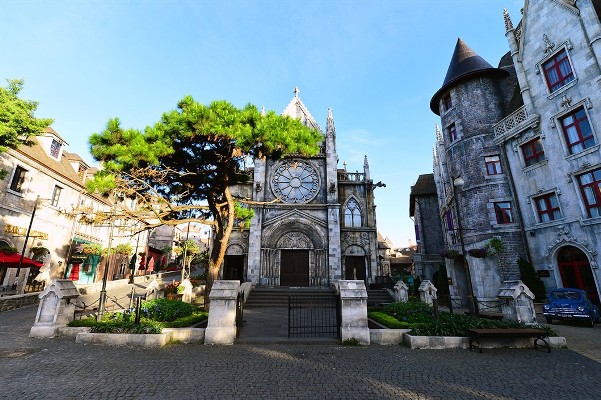 TWICE phấn khích du ngoạn Sun World Ba Na Hills - Hình 9