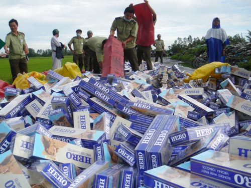 Thủ tướng Chính phủ yêu cầu đẩy mạnh công tác chống buôn lậu quốc lá