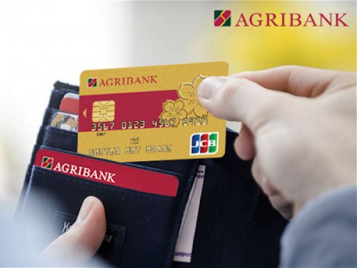 “Trọn năm thiết đãi cùng thẻ Agribank”