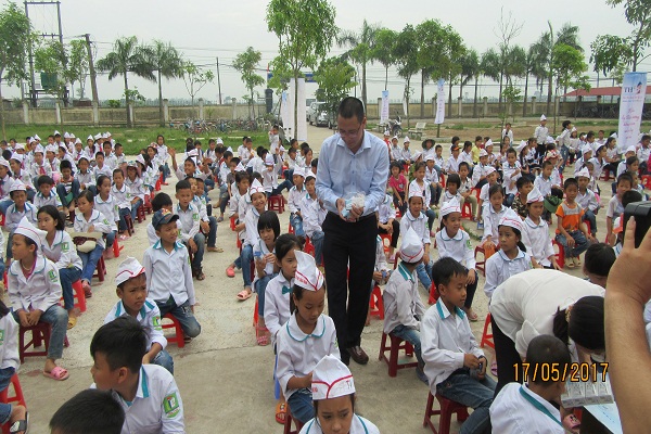Tập đoàn TH: Tặng 500 thùng sữa tươi học đường TH School Milk cho học sinh mầm non và tiểu học tỉnh - Hình 2