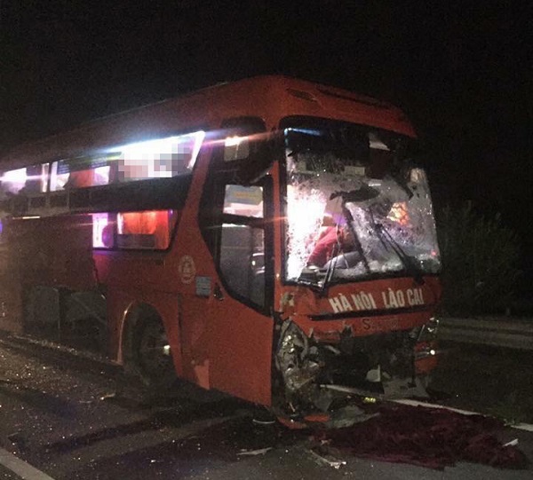 Tai nạn liên hoàn giữa 3 xe khách trên cao tốc Nội Bài – Lào Cai - Hình 1